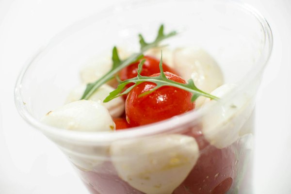 Guide des herbes aromatiques à cultiver soi-même pour une cuisine économique